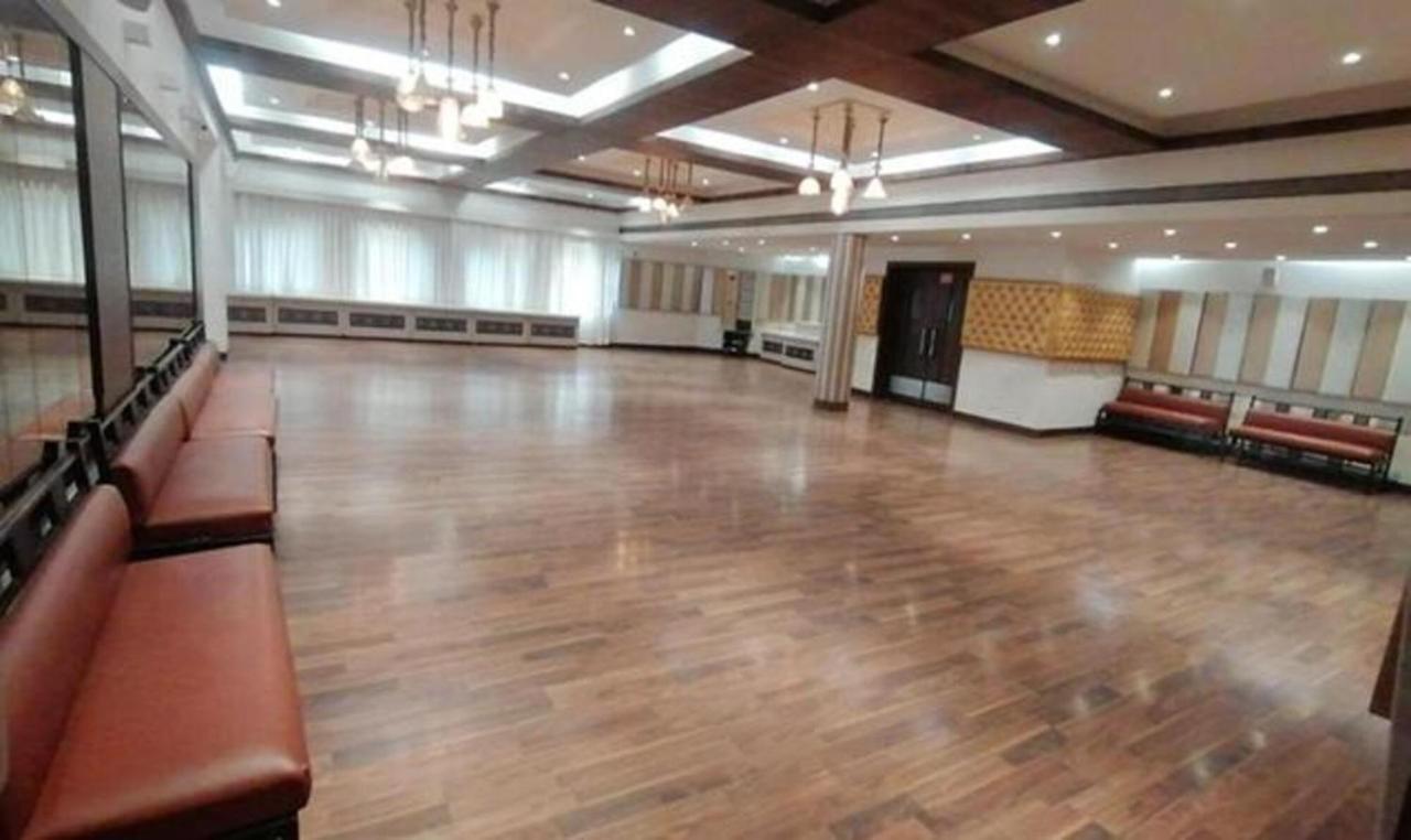 Hotel Sun N Step Club أحمد أباد المظهر الخارجي الصورة